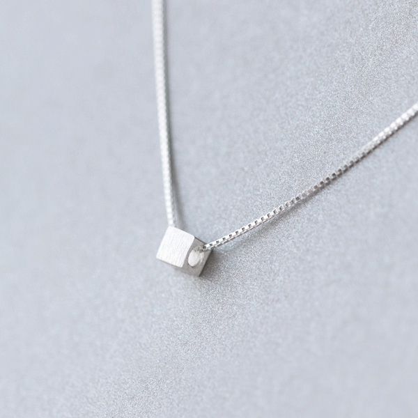 925银项链吊坠女时尚简约韩版拉丝方块项链气质短款锁骨链