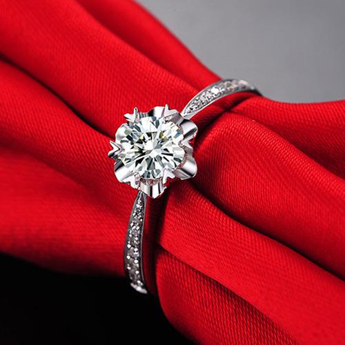 18K钻石戒指女1克拉裸钻定制白金订婚求婚结婚铂金钻戒