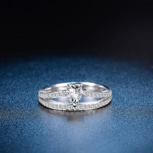 18K金水滴皇冠钻石戒指白金钻戒女结婚求婚婚戒异形钻石