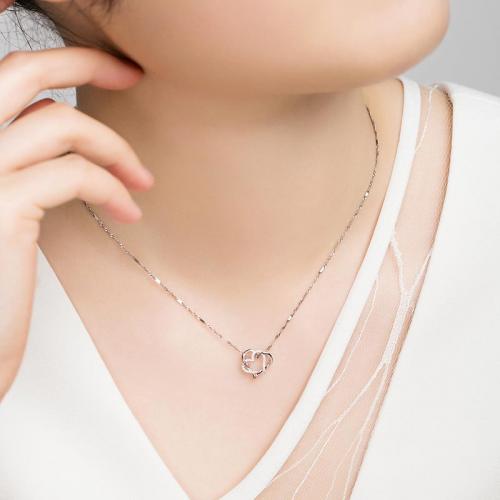 18K白金钻石吊坠心属此刻系列心形吊坠