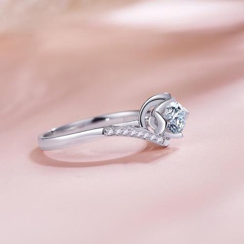 18K金钻石戒指婚戒订婚结婚求婚钻戒女款