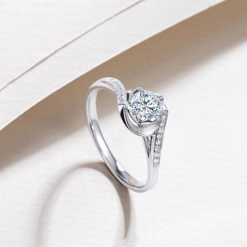 18K金钻石戒指婚戒订婚结婚求婚钻戒女款