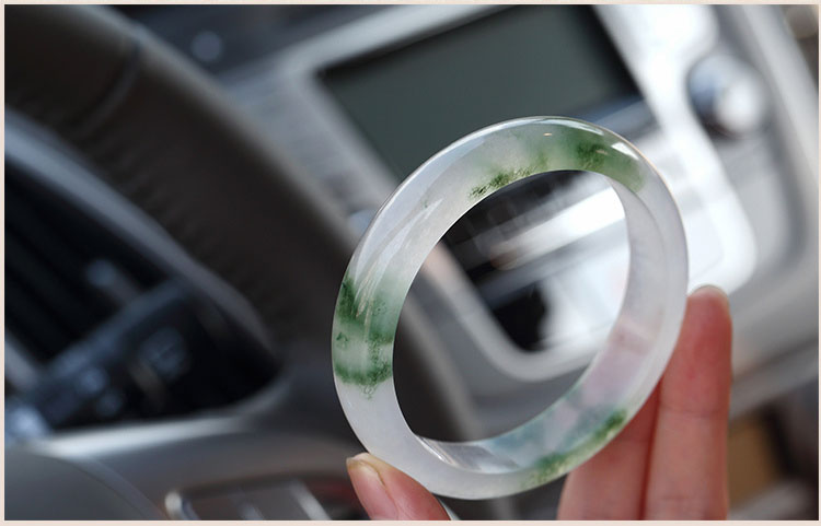 玉手镯女款实拍图