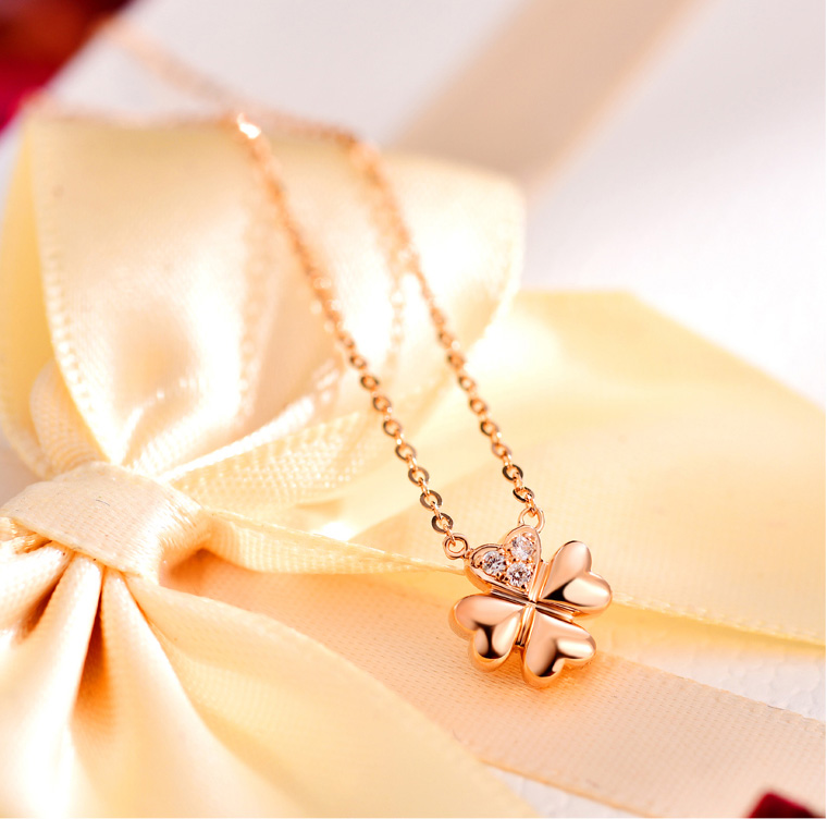 18K玫瑰金钻石四叶草项链