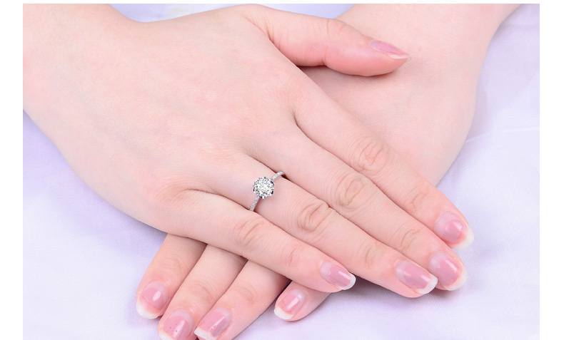 18K钻石戒指效果展示图