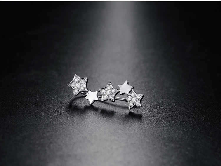 DESIR德西尔珠宝18K金钻石单只耳钉场景图