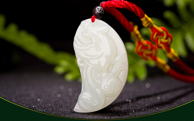 天然和田玉吊坠