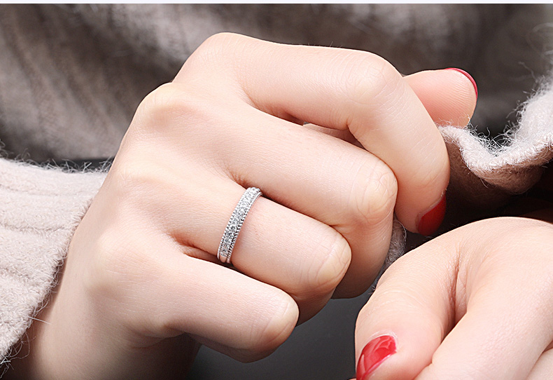 18K金钻石戒指白金钻戒