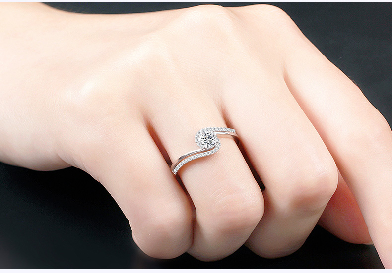 铂金求婚钻石戒指