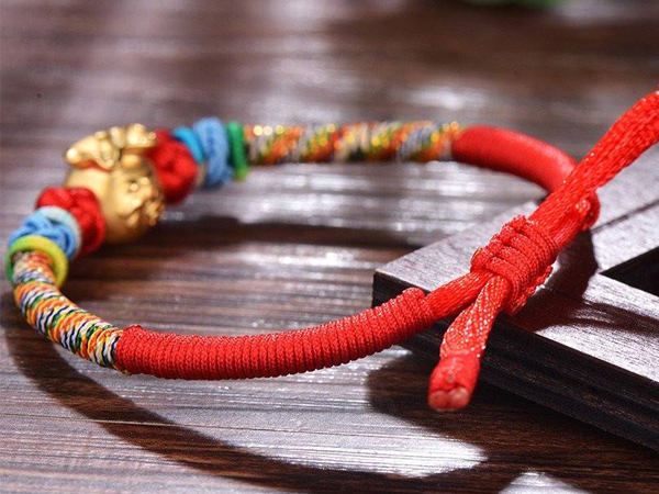 婴儿生肖金手链