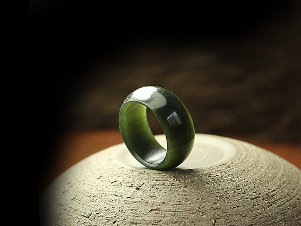 玉石戒指