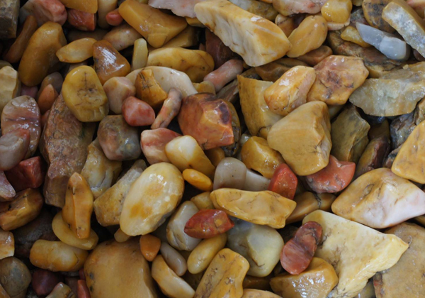 刚开采出来的金丝玉