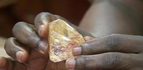和平钻石改善贫困国家