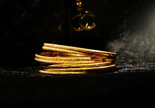 多个黄金手镯