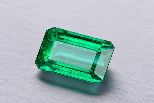 祖母绿形切割