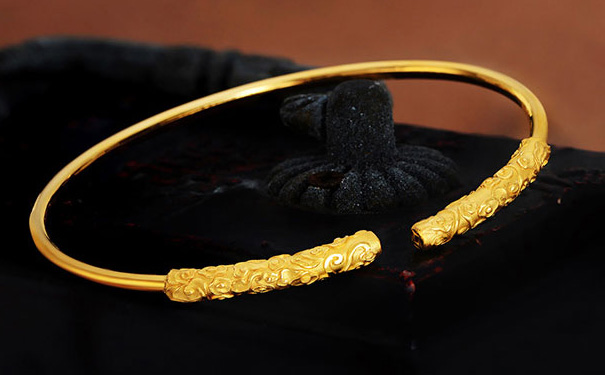 德西尔珠宝金箍棒手镯