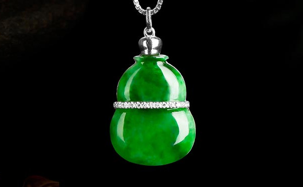 嫩绿葫芦吊坠
