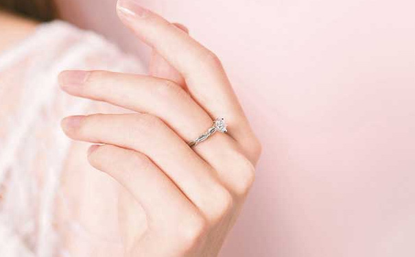 德西尔结网钻戒