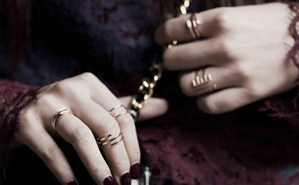 德西尔珠宝彩金戒指