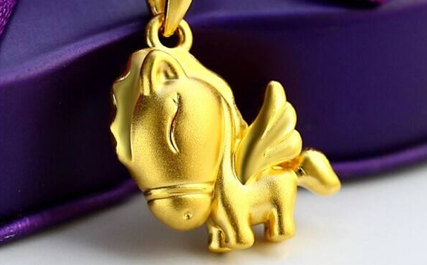 小马生肖金吊坠