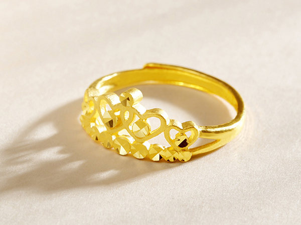 德西尔珠宝金戒指