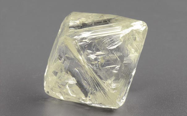 85.62ct 钻石原石