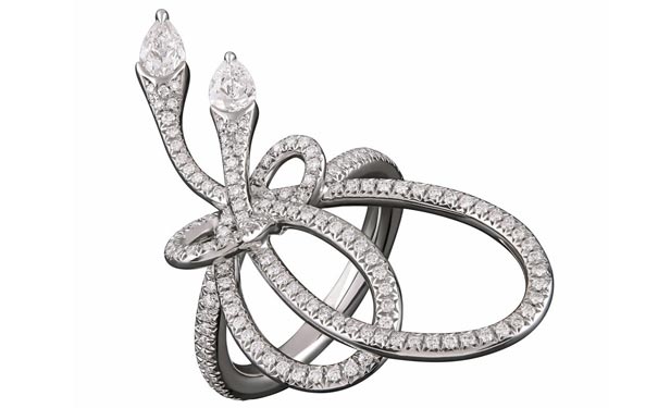 镶嵌水滴形切割和圆形切割钻石。