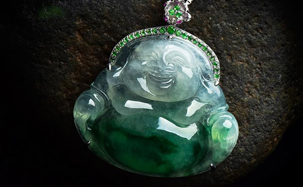 玉佛吊坠