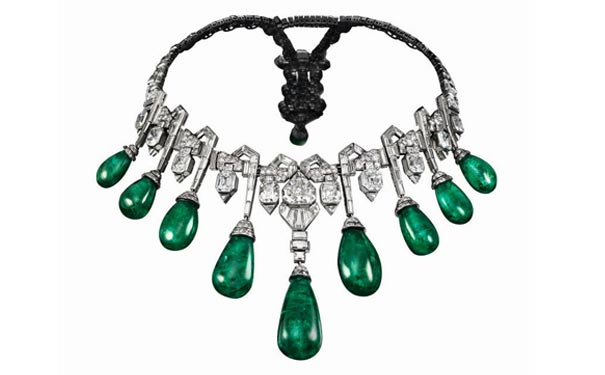 10颗水滴形弧面祖母绿