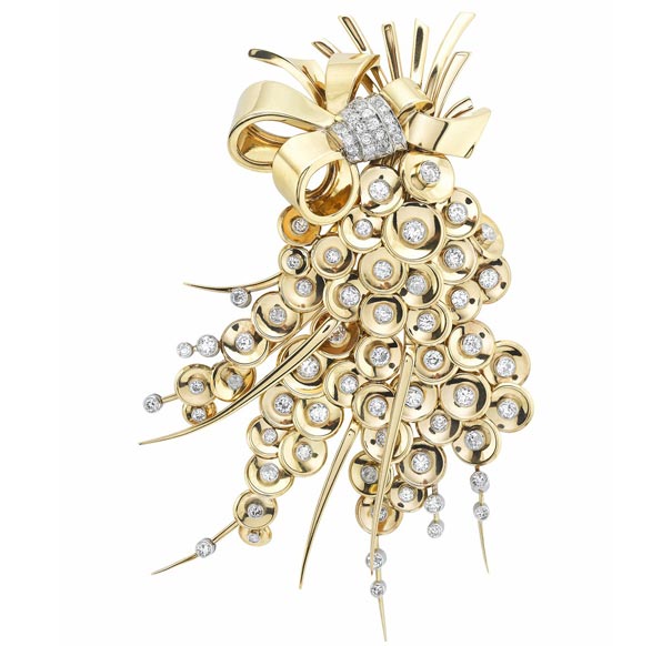 镶嵌圆形切割钻石。