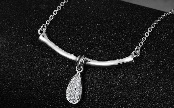 水滴钻石项链
