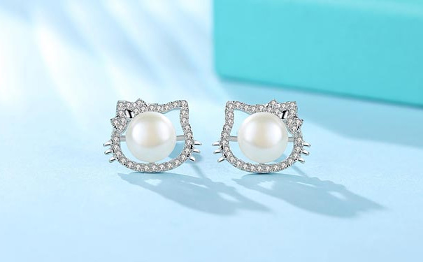 珍珠耳钉