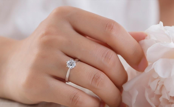 结婚钻戒
