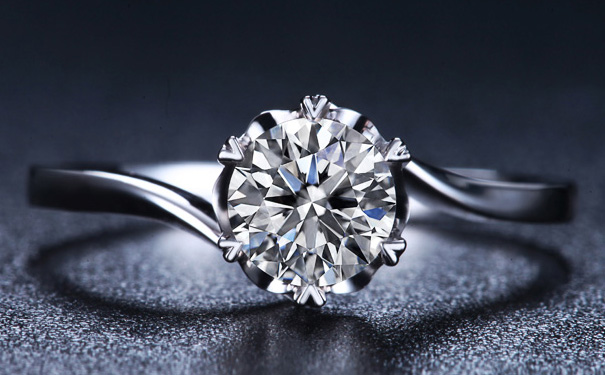 钻石戒指