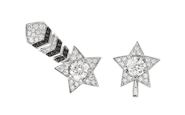Comète 白金耳钉，by Chanel 镶嵌圆形切割钻石和黑色尖晶石。