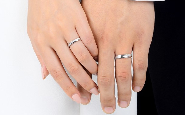 铂金结婚戒指