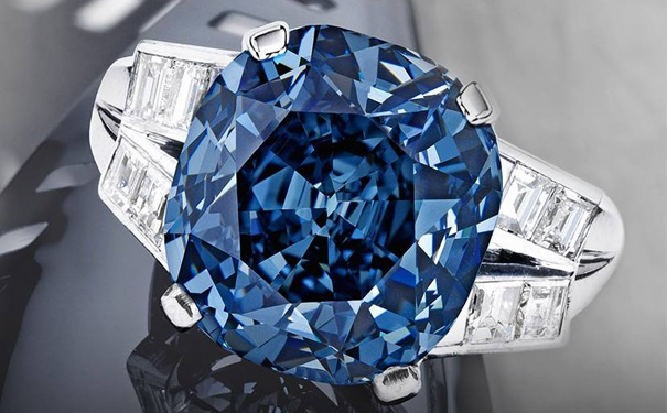 蓝钻石戒指