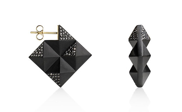 Pyramid 金质耳钉