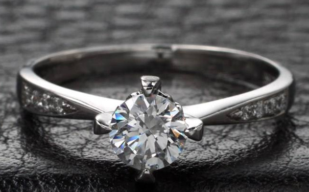 70分的结婚钻戒