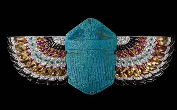 Scarab 铂金胸针