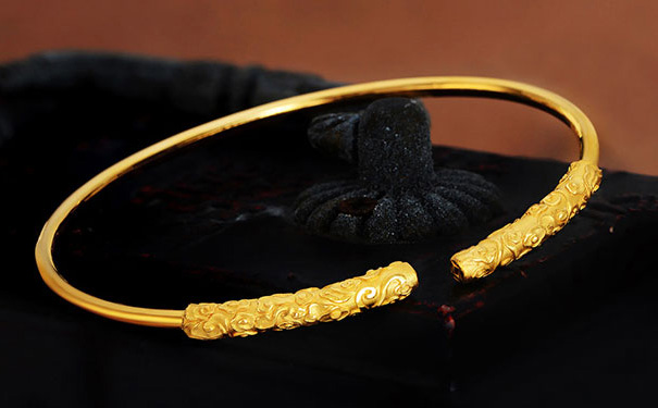 德西尔珠宝手镯