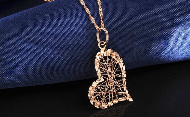 德西尔珠宝18k爱心金项链