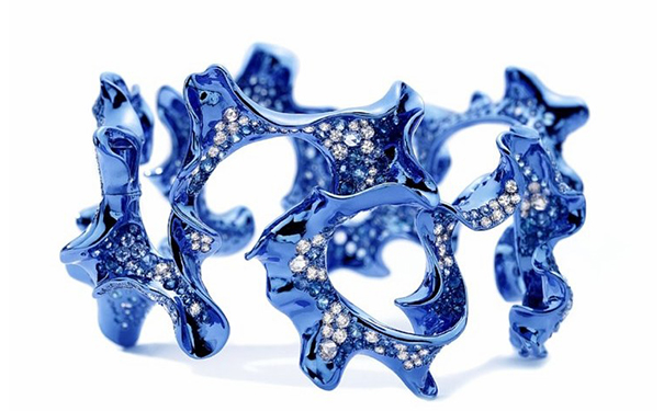 Bonita 白金手镯，by Neha Dani