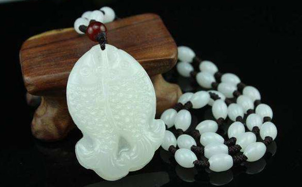 玉石吊坠