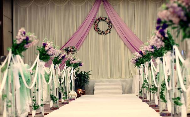 婚礼现场鲜花布置