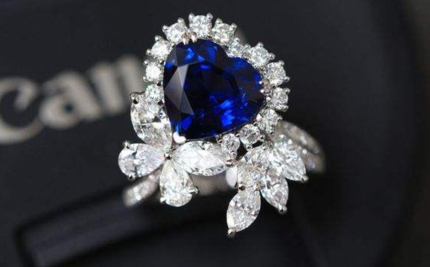 克什米尔蓝宝石