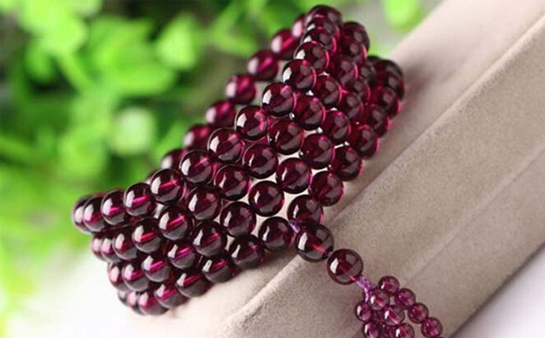 1月生辰石石榴石