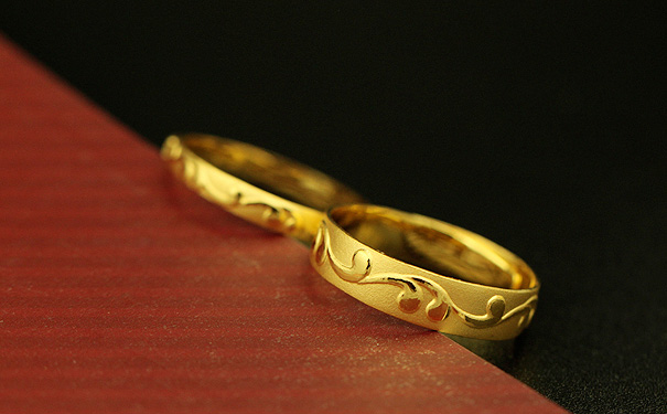 黄金戒指