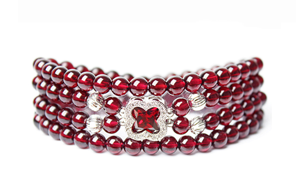 石榴石的心里暗示 石榴石的心里暗示