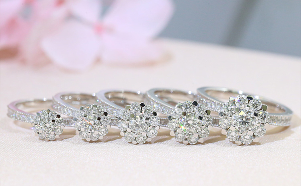 如何挑选结婚钻戒